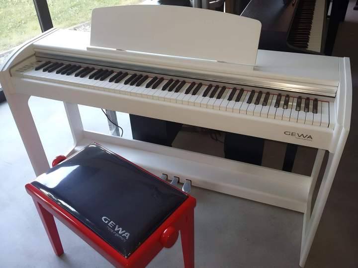 Vente de piano Tinténiac