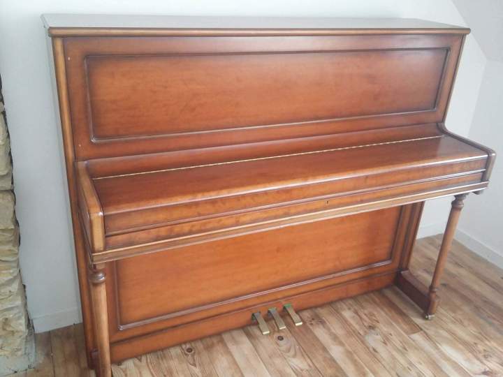 Louer un piano Tinténiac